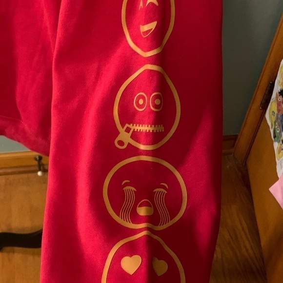 Forever 21 Emoji sweatshirt - Picture 3 of 7